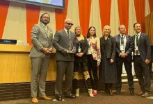 Photo of J Balvin recibe premio de la ONU por defender la salud mental
