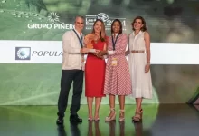 Photo of Popular recibe premio de Grupo Piñero por su apoyo operativo y en sostenibilidad